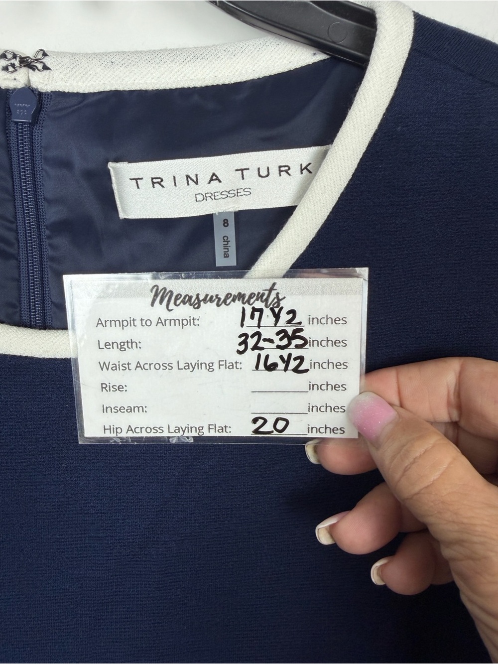 Trina Turk NWOT Navy Blue and White Colorblock  Sleeveless Shift Dress. Size 8. - Picture 5 of 15